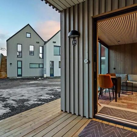 Rorbuleilighet I Idylliske Henningsvaer Exterior foto